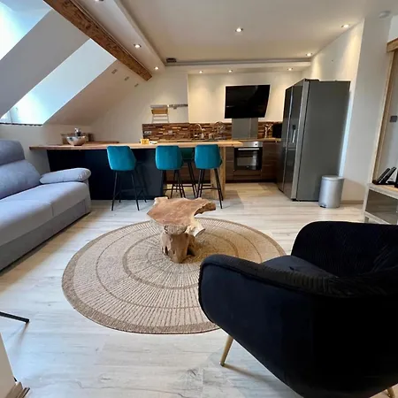 Quiet Luxury Nest In The Heart Of !!! *