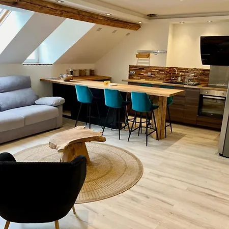 Quiet Luxury Nest In The Heart Of !!!